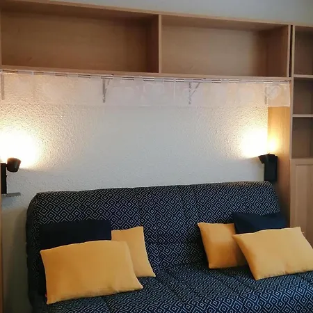 Appartement Montalbert , 1 Pièce, 4 Personnes - Fr-1-181-2540 *
